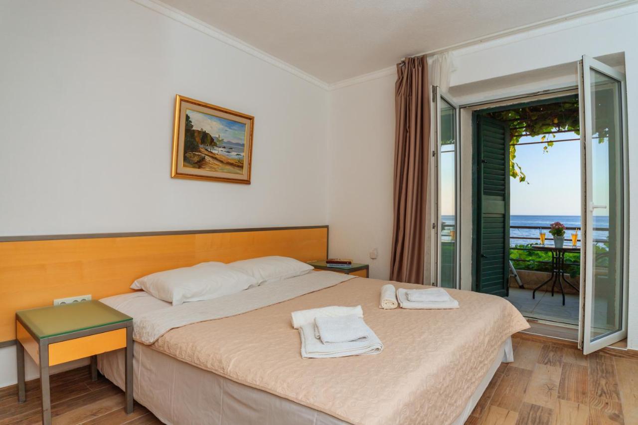 Hotel Savojo Petrovac Eksteriør bilde