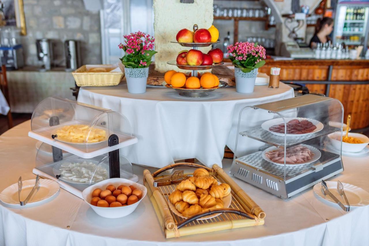 Hotel Savojo Petrovac Eksteriør bilde