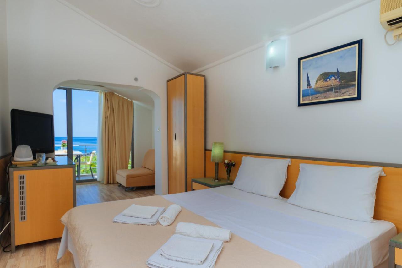 Hotel Savojo Petrovac Eksteriør bilde