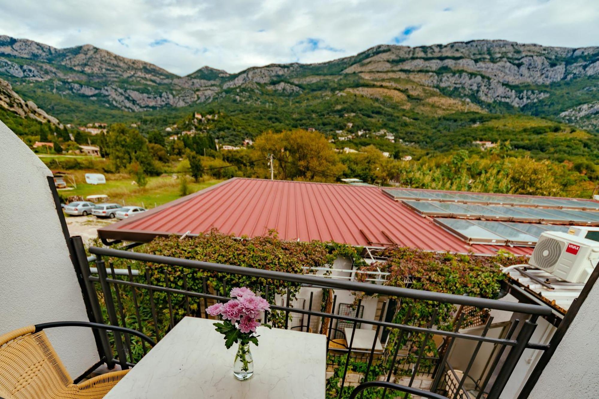 Hotel Savojo Petrovac Eksteriør bilde